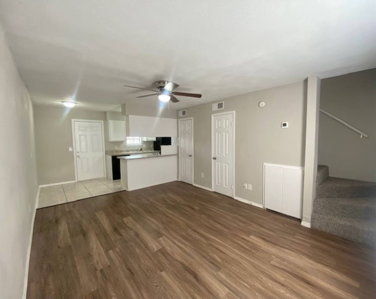 Townhouse for rent at 6100 Macarthur Park Lane, Oklahoma City, OK 73127