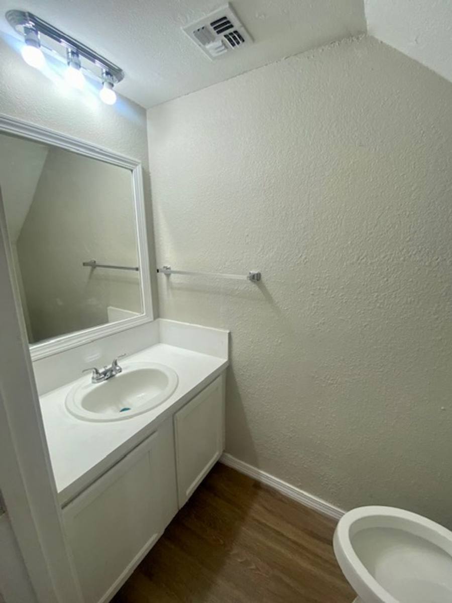 Townhouse for rent at 6100 Macarthur Park Lane, Oklahoma City, OK 73127