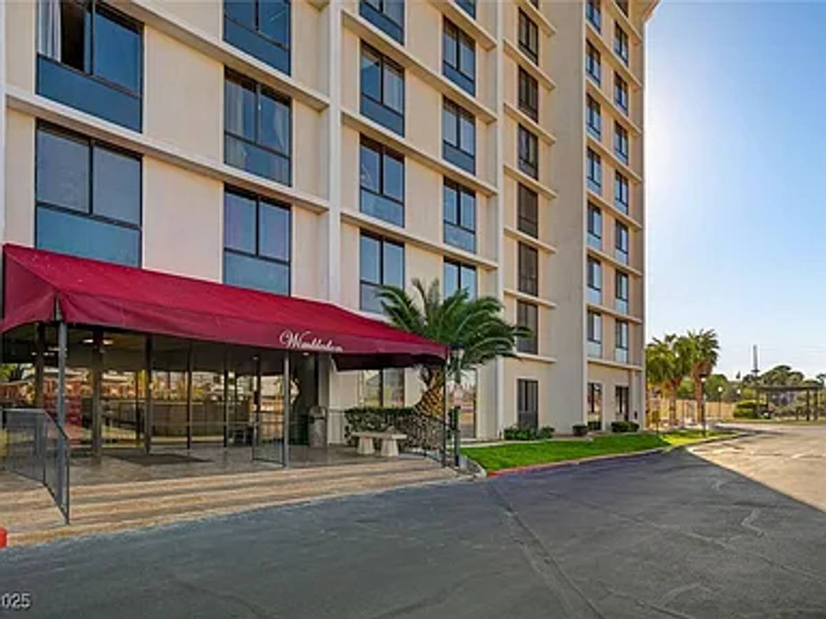 Condo for rent at 3930 University Center Dr, Las Vegas, NV 89119