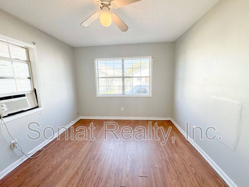 House for rent at 13 Mars Place, New Orleans, LA 70125