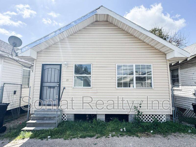 House for rent at 13 Mars Place, New Orleans, LA 70125