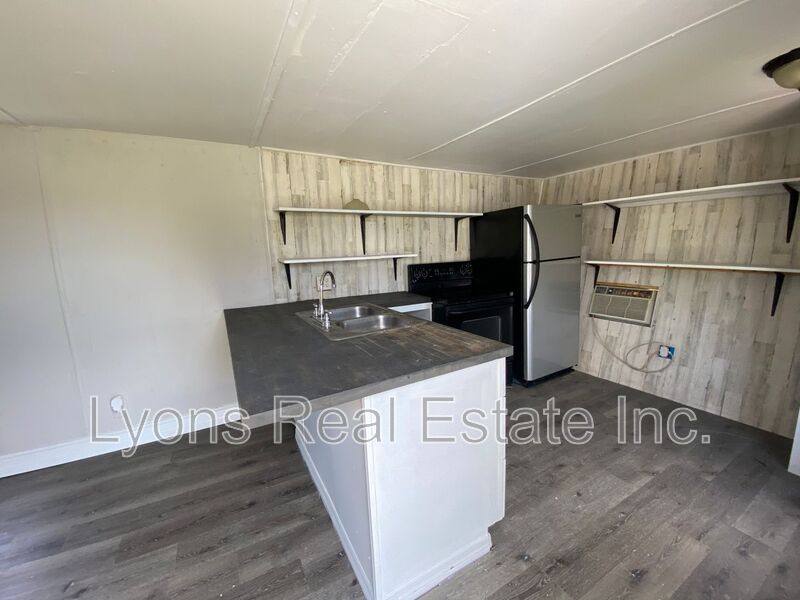 Apartment for rent at 8086 Heck Dr #6, North Fort Myers, FL 33917