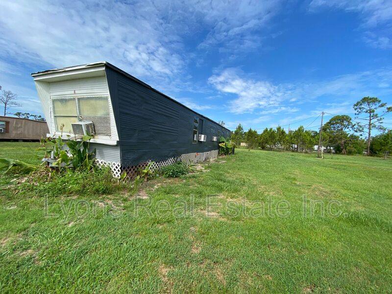 Apartment for rent at 8086 Heck Dr #6, North Fort Myers, FL 33917