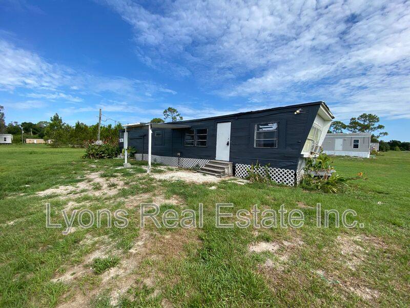 Apartment for rent at 8086 Heck Dr #6, North Fort Myers, FL 33917