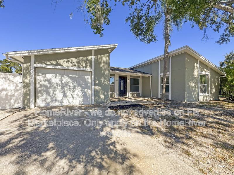 House for rent at 10109 Royal Acres Court, Tampa, FL 33615