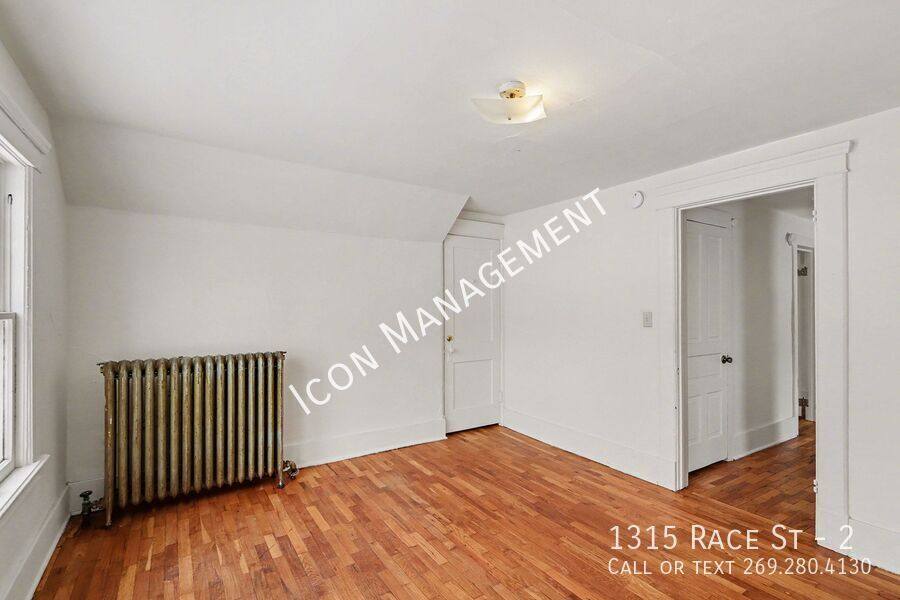 Apartment for rent at 1315 Race St #2, Kalamazoo, MI 49001