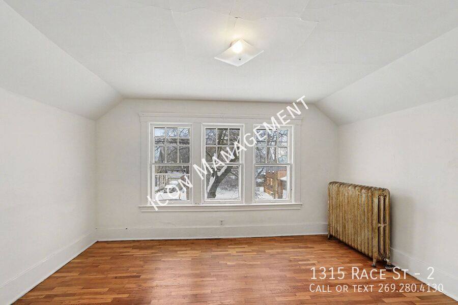 Apartment for rent at 1315 Race St #2, Kalamazoo, MI 49001