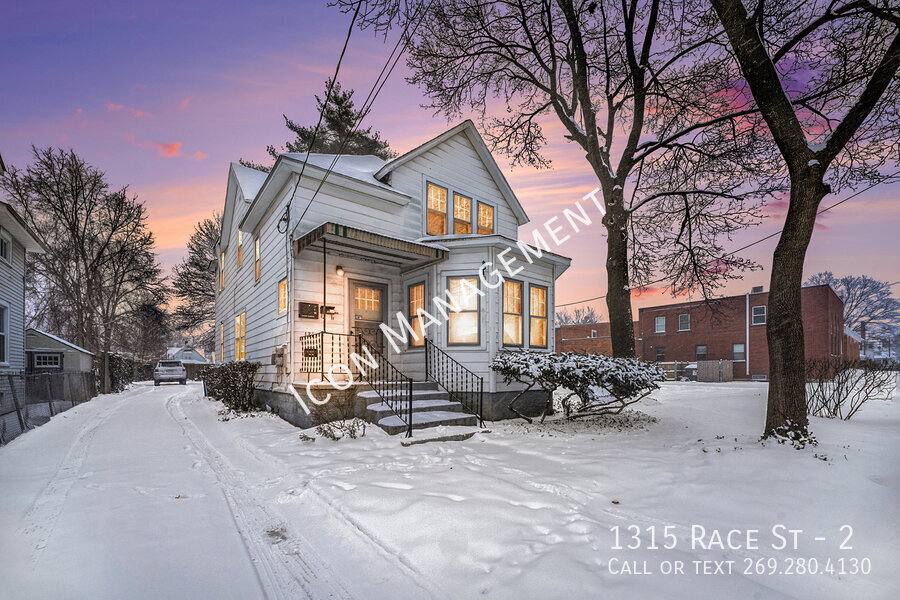 Apartment for rent at 1315 Race St #2, Kalamazoo, MI 49001