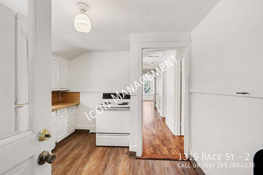 Apartment for rent at 1315 Race St #2, Kalamazoo, MI 49001