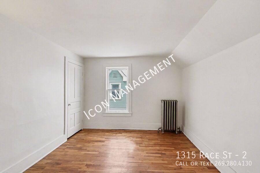 Apartment for rent at 1315 Race St #2, Kalamazoo, MI 49001