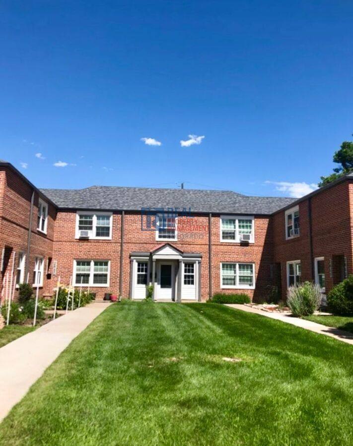 Townhouse for rent at 2858 N Jasmine St, Denver, CO 80207