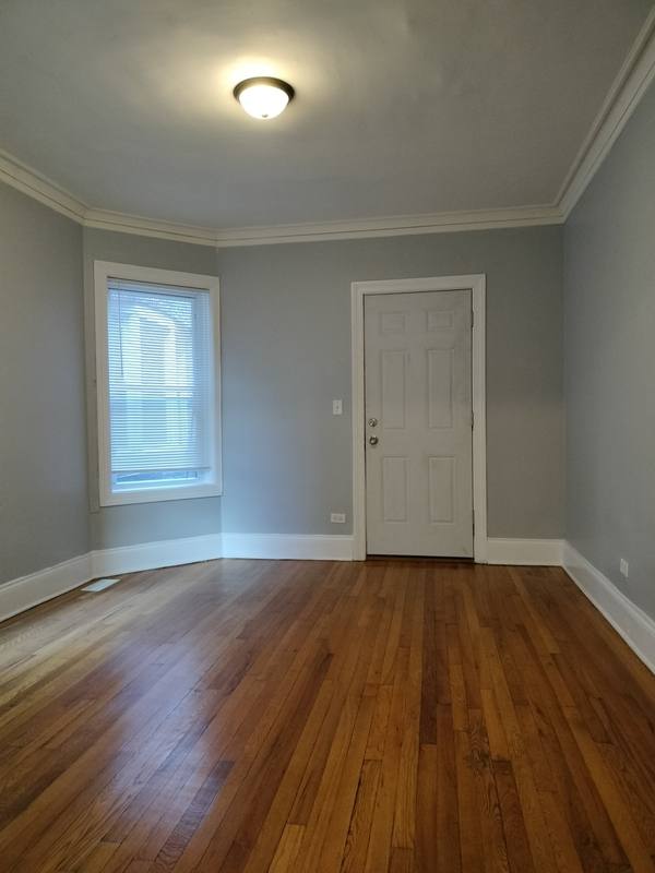 Apartment for rent at 7408 S Eberhart Ave #1R, Chicago, IL 60619