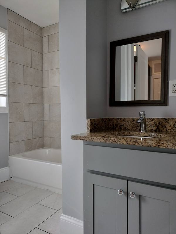 Apartment for rent at 7408 S Eberhart Ave #1R, Chicago, IL 60619