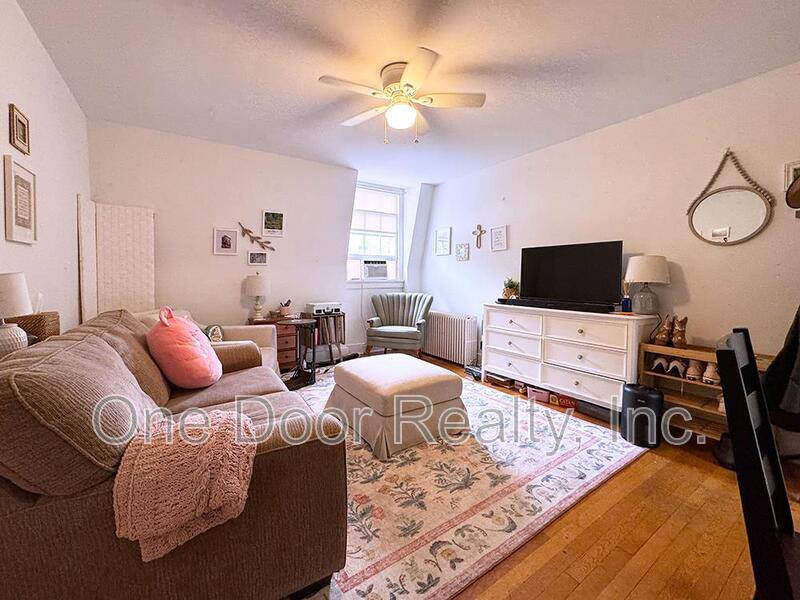 Apartment for rent at 710 A Wythe Lane, Williamsburg, VA 23185