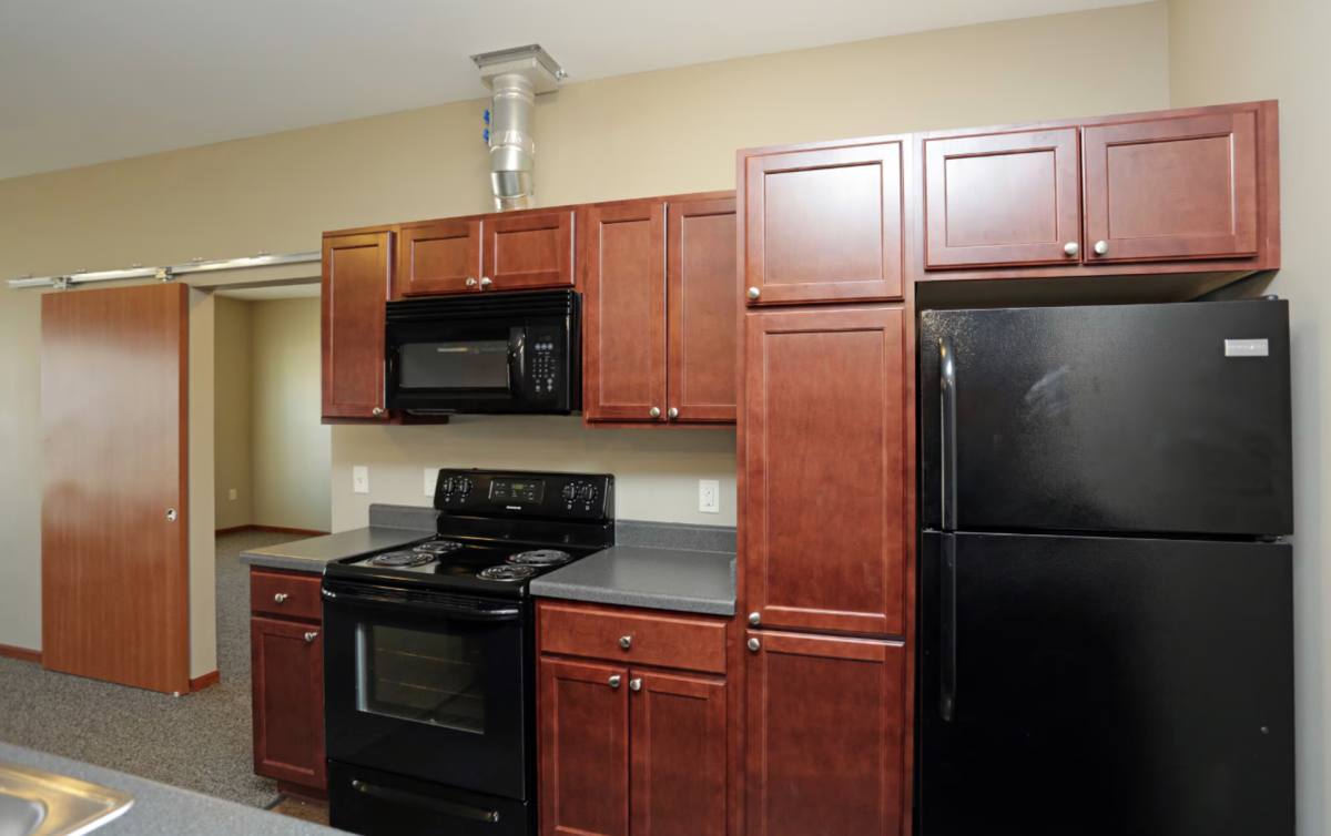 Apartment for rent at 906 10th St SE, Cedar Rapids, IA 52401