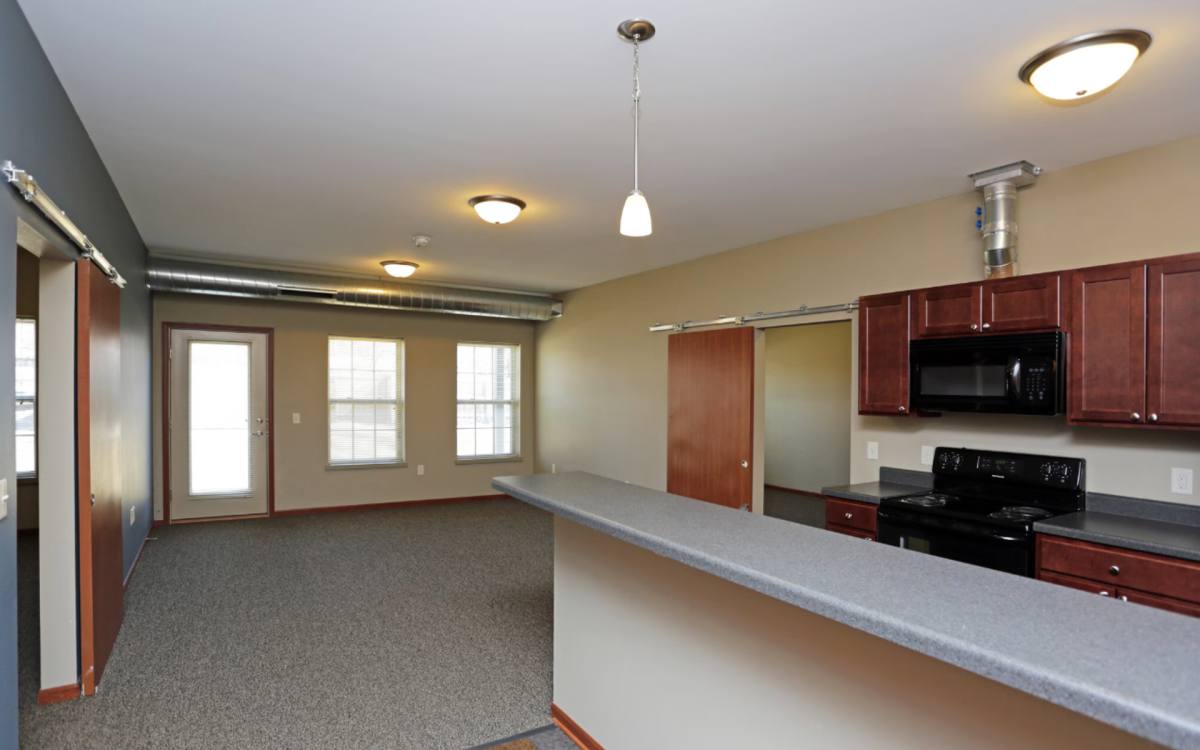 Apartment for rent at 906 10th St SE, Cedar Rapids, IA 52401