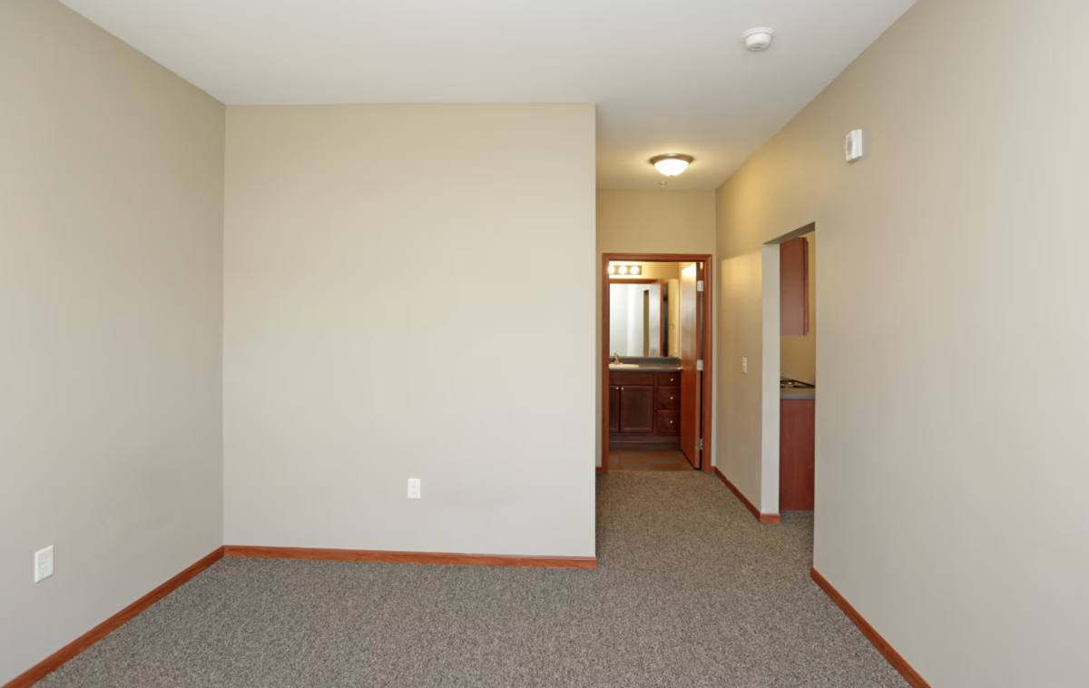 Apartment for rent at 906 10th St SE, Cedar Rapids, IA 52401