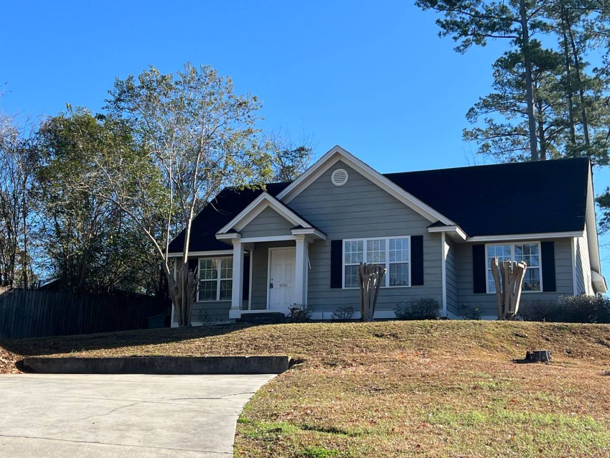 House for rent at 1698 Springhill Dr, Valdosta, GA 31602