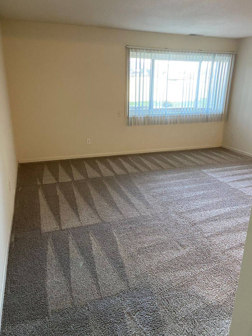 Apartment for rent at 5806 S 141st Plaza, Omaha, NE 68137