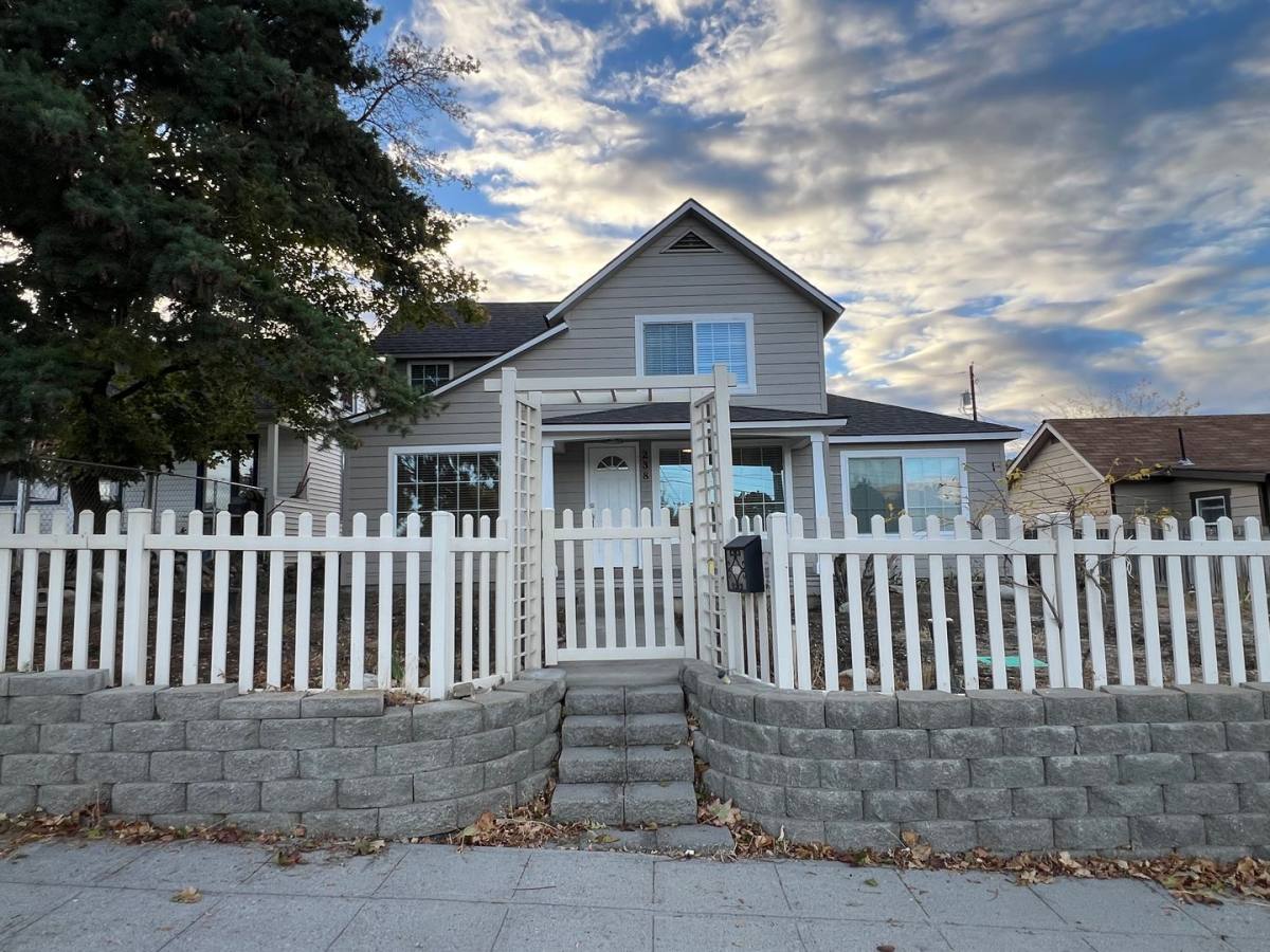 House for rent at 238 N Delaware St, Wenatchee, WA 98801