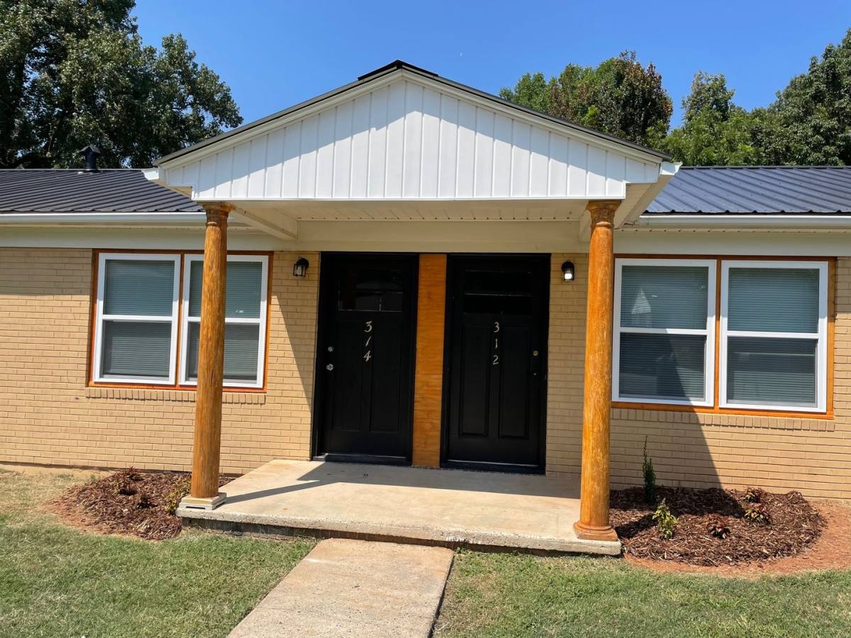 Apartment for rent at 312-314 Spruce St, Lexington, NC 27292