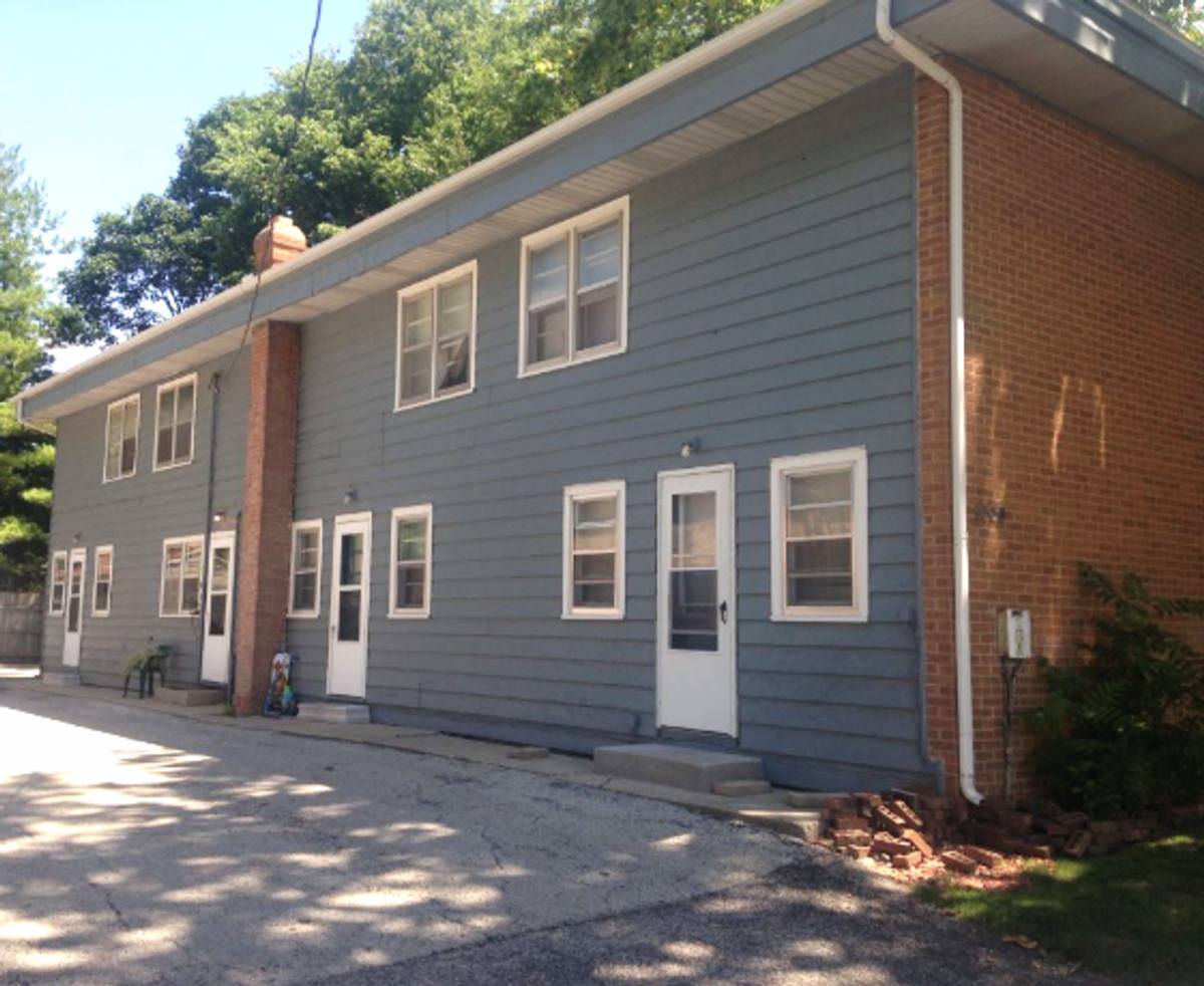 Townhouse for rent at 1000 E Washington St, Bloomington, IL 61701