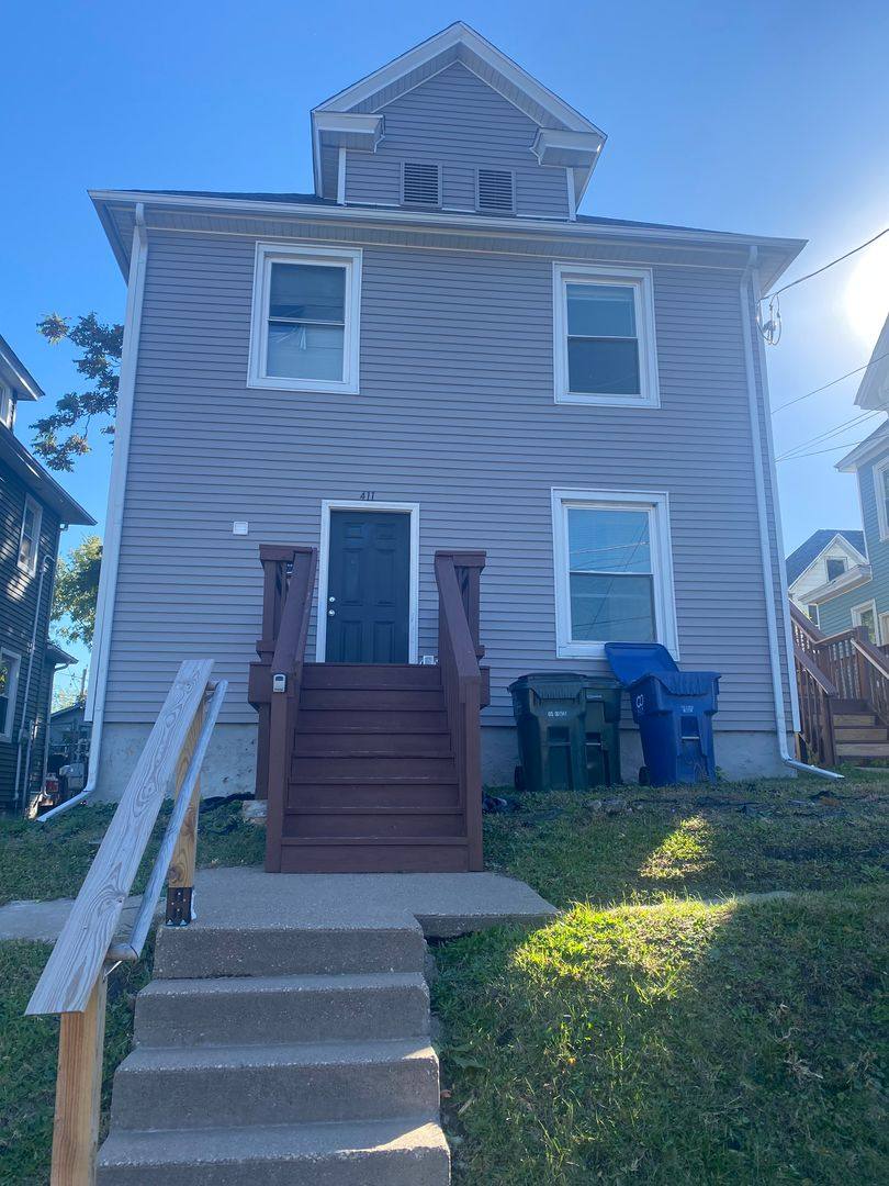 Apartment for rent at 411 E 8th St, Davenport, IA 52803
