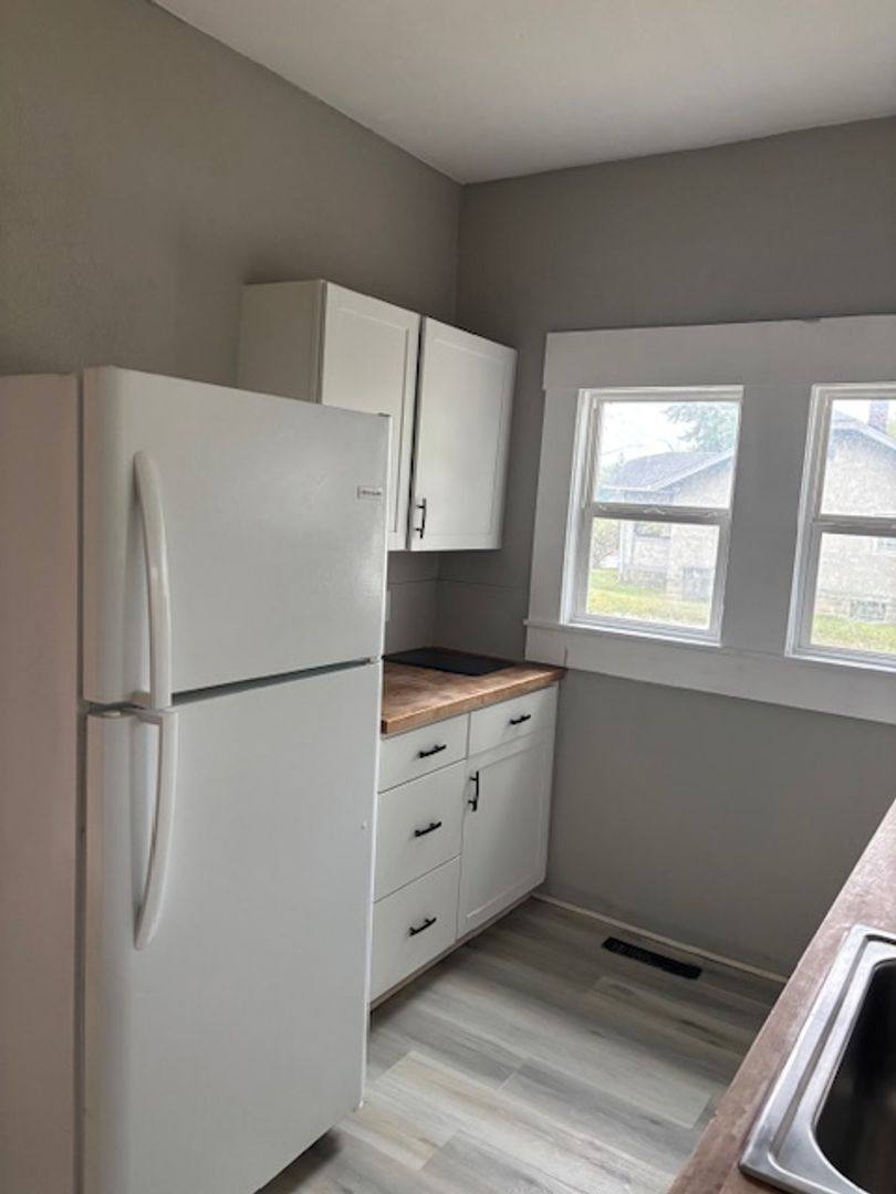 House for rent at 608 N Lasalle St, Indianapolis, IN 46201