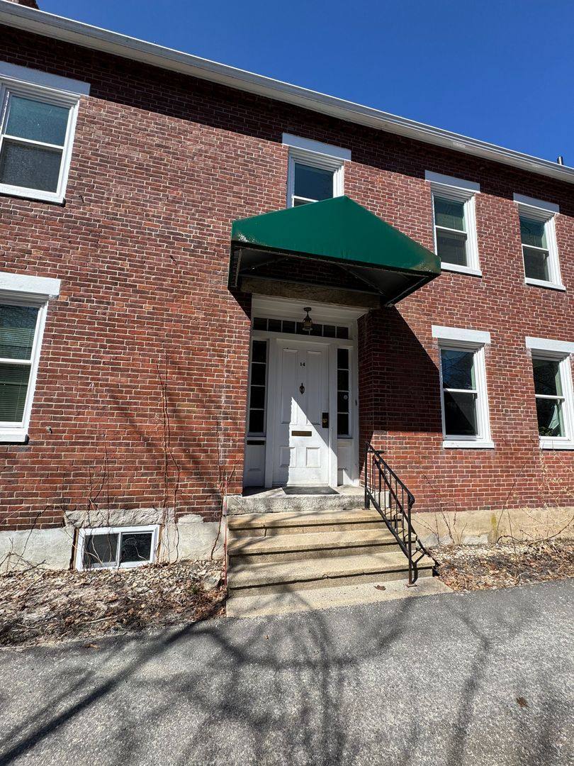 Apartment for rent at 14-16 Lincoln St, Brunswick, ME 04011