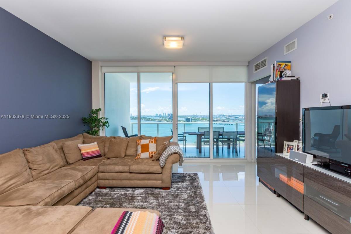 Apartment for rent at 2020 N Bayshore Dr #2005, Miami, FL 33137