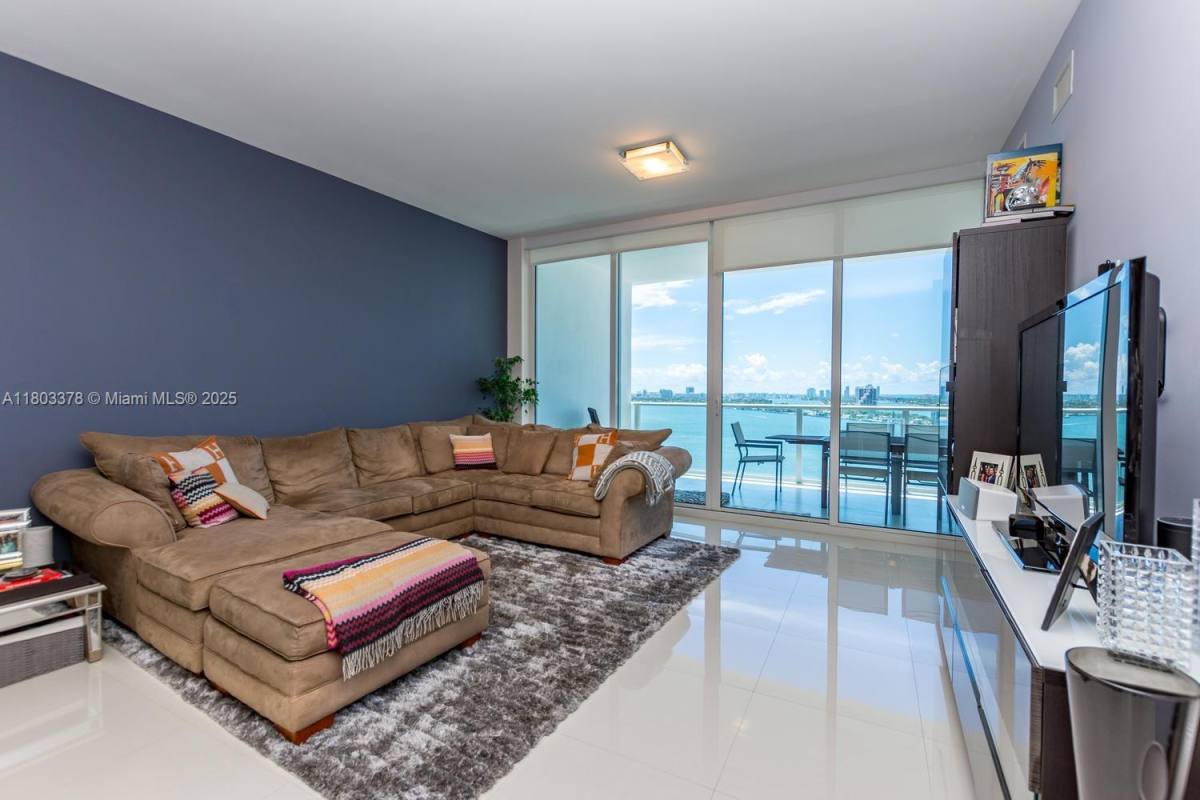 Apartment for rent at 2020 N Bayshore Dr #2005, Miami, FL 33137