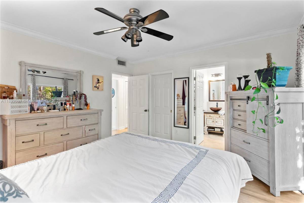 House for rent at 2900 Whitehead St, Miami, FL 33133