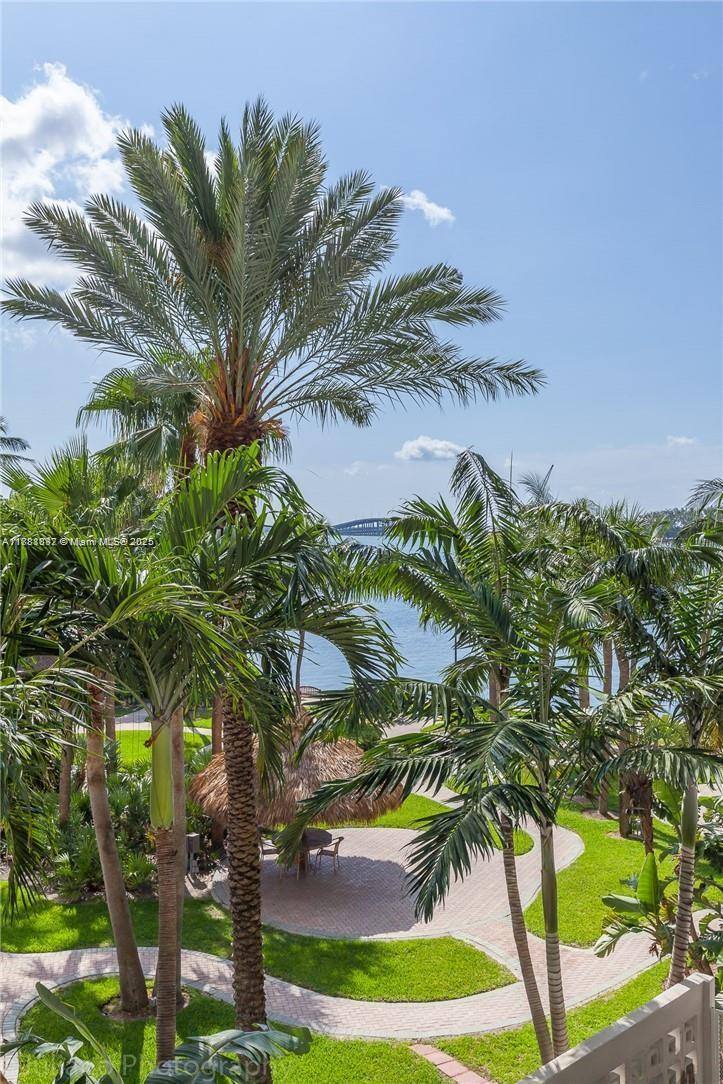 Condo for rent at 2451 Brickell Bay Dr #3E, Miami, FL 33133