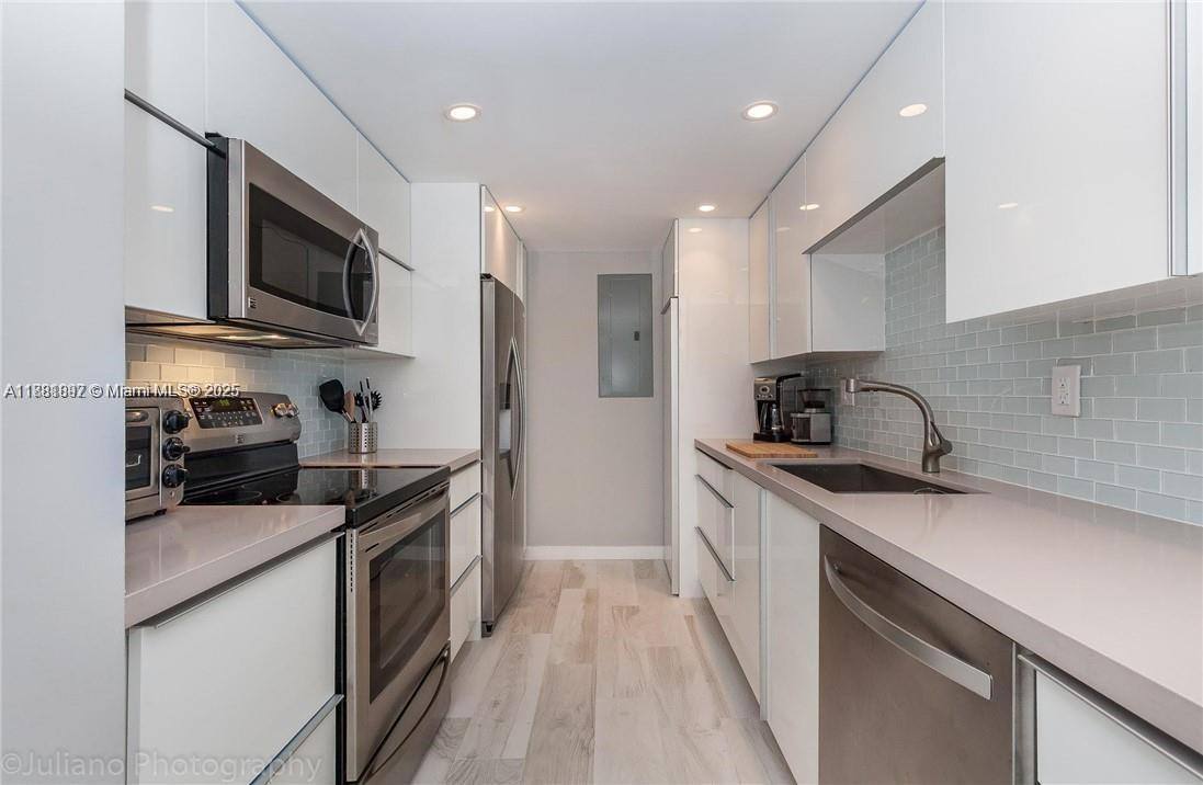 Condo for rent at 2451 Brickell Bay Dr #3E, Miami, FL 33133