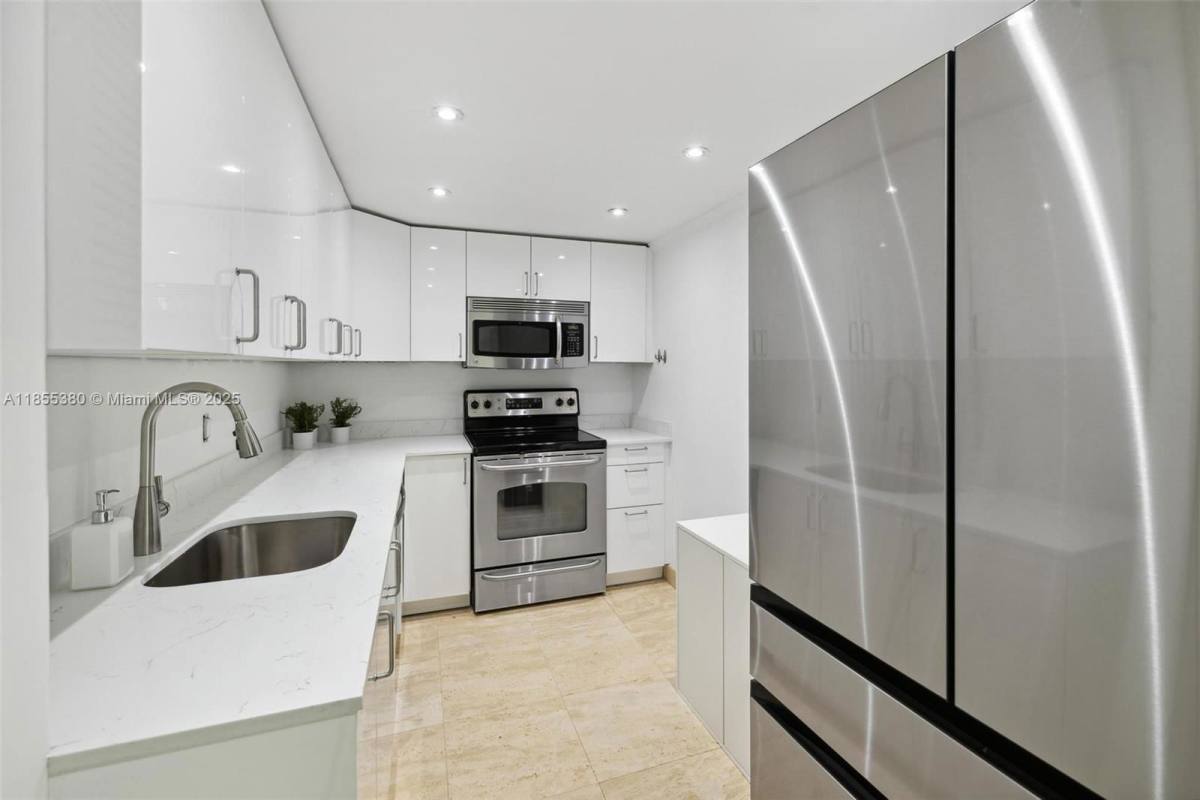 Condo for rent at 200 SE 15th Rd #4B, Miami, FL 33129