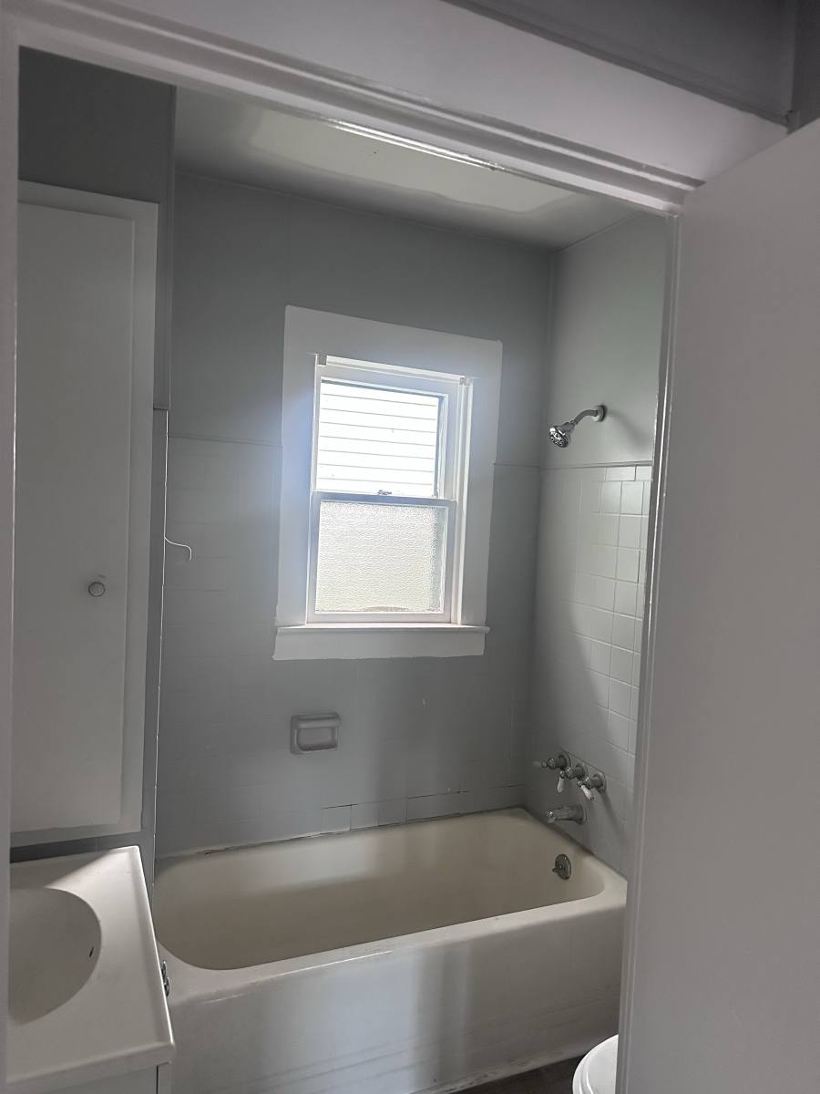 House for rent at 980 Barney Ave, Flint, MI 48503