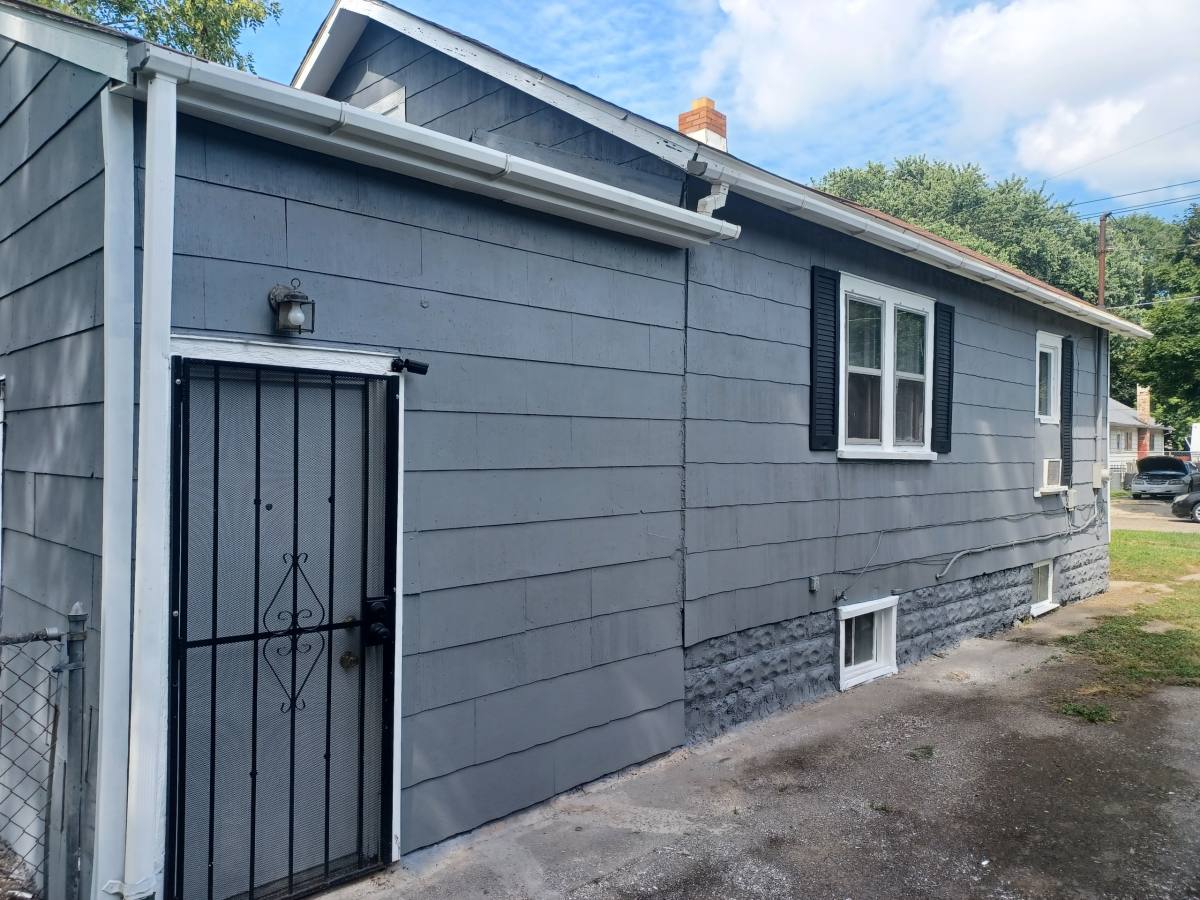 House for rent at 980 Barney Ave, Flint, MI 48503