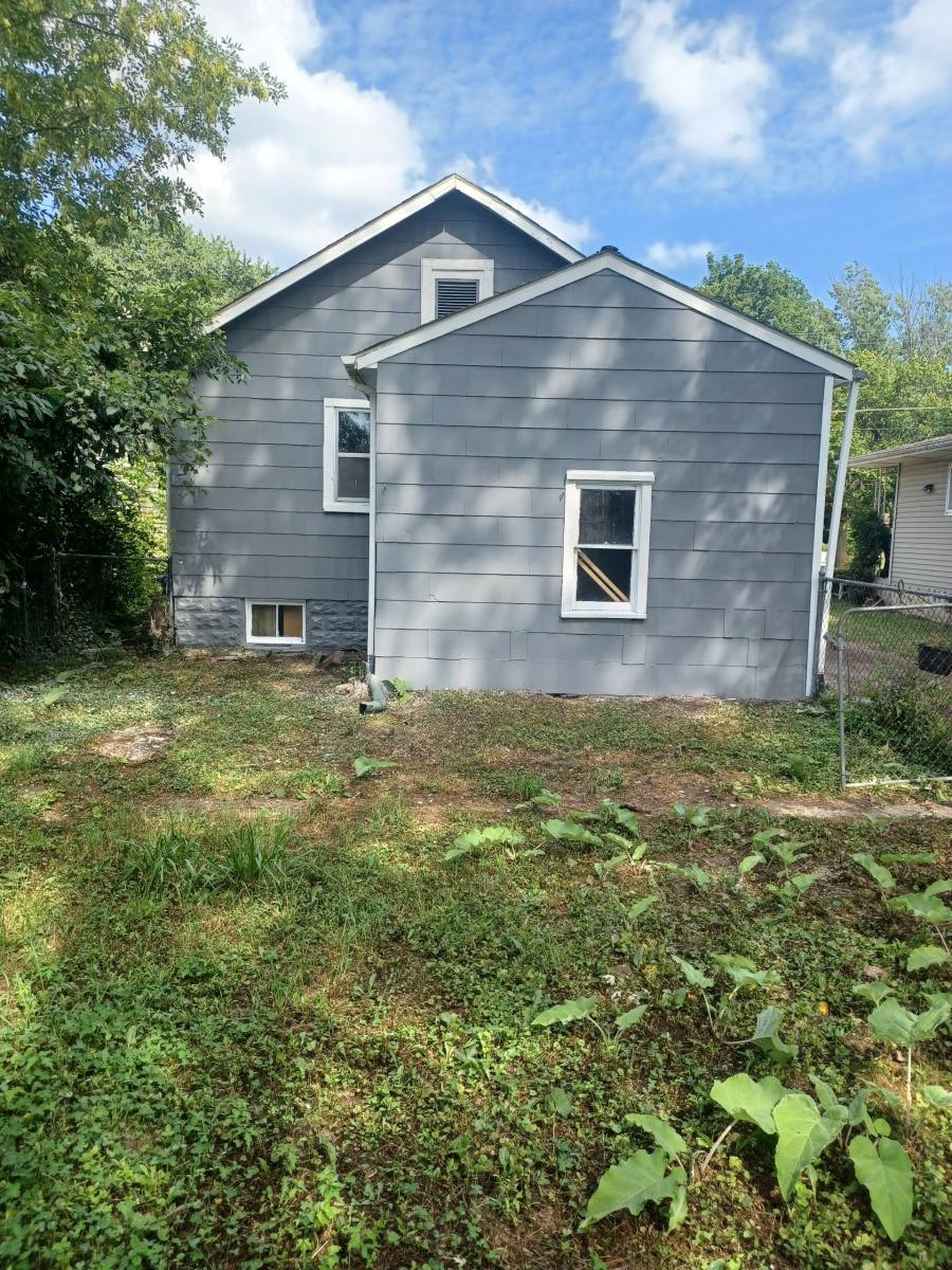 House for rent at 980 Barney Ave, Flint, MI 48503