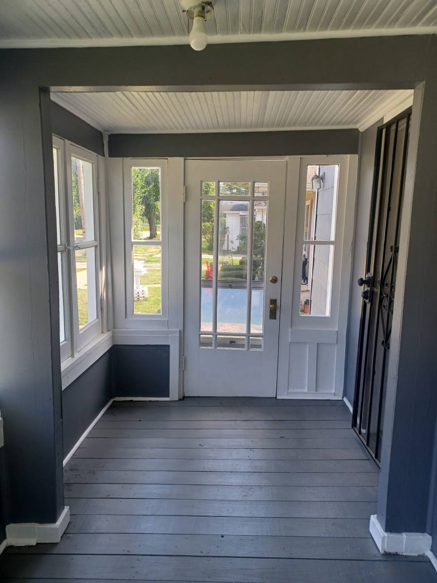 House for rent at 980 Barney Ave, Flint, MI 48503