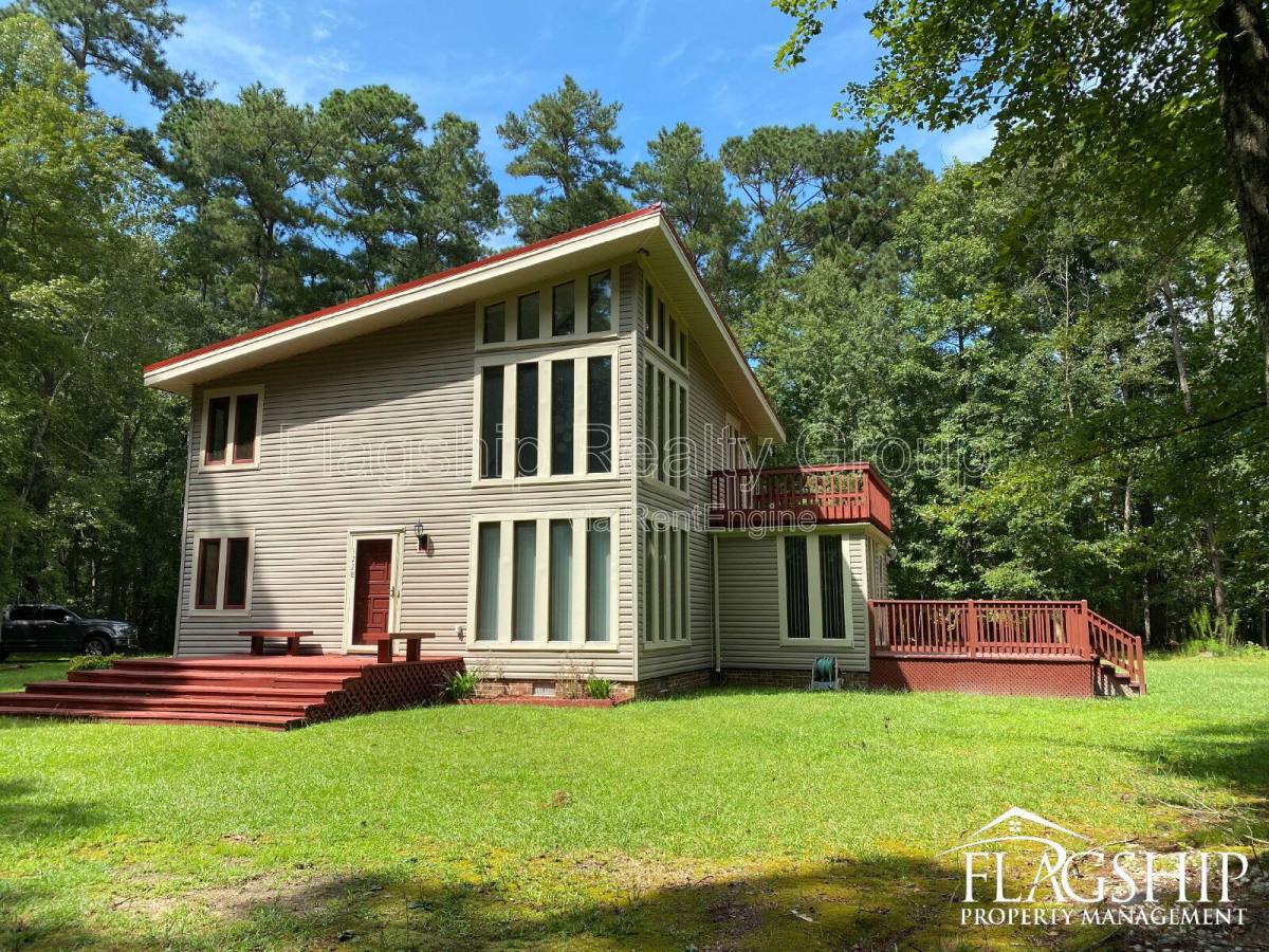 House for rent at 1228 Forest Acres Dr, Greenville, NC 27834