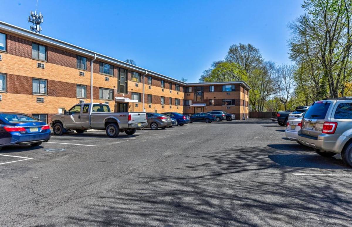Apartment for rent at 230 Oakland Ave, Audubon, NJ 08106