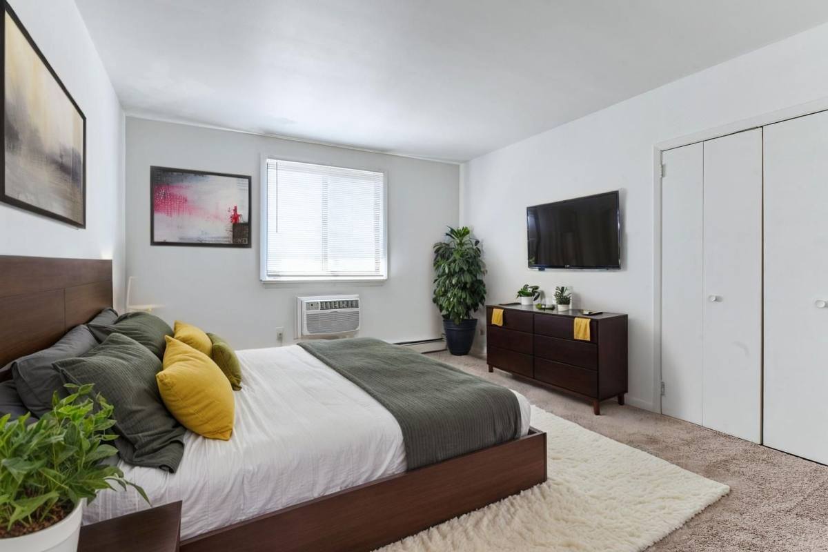 Apartment for rent at 230 Oakland Ave, Audubon, NJ 08106