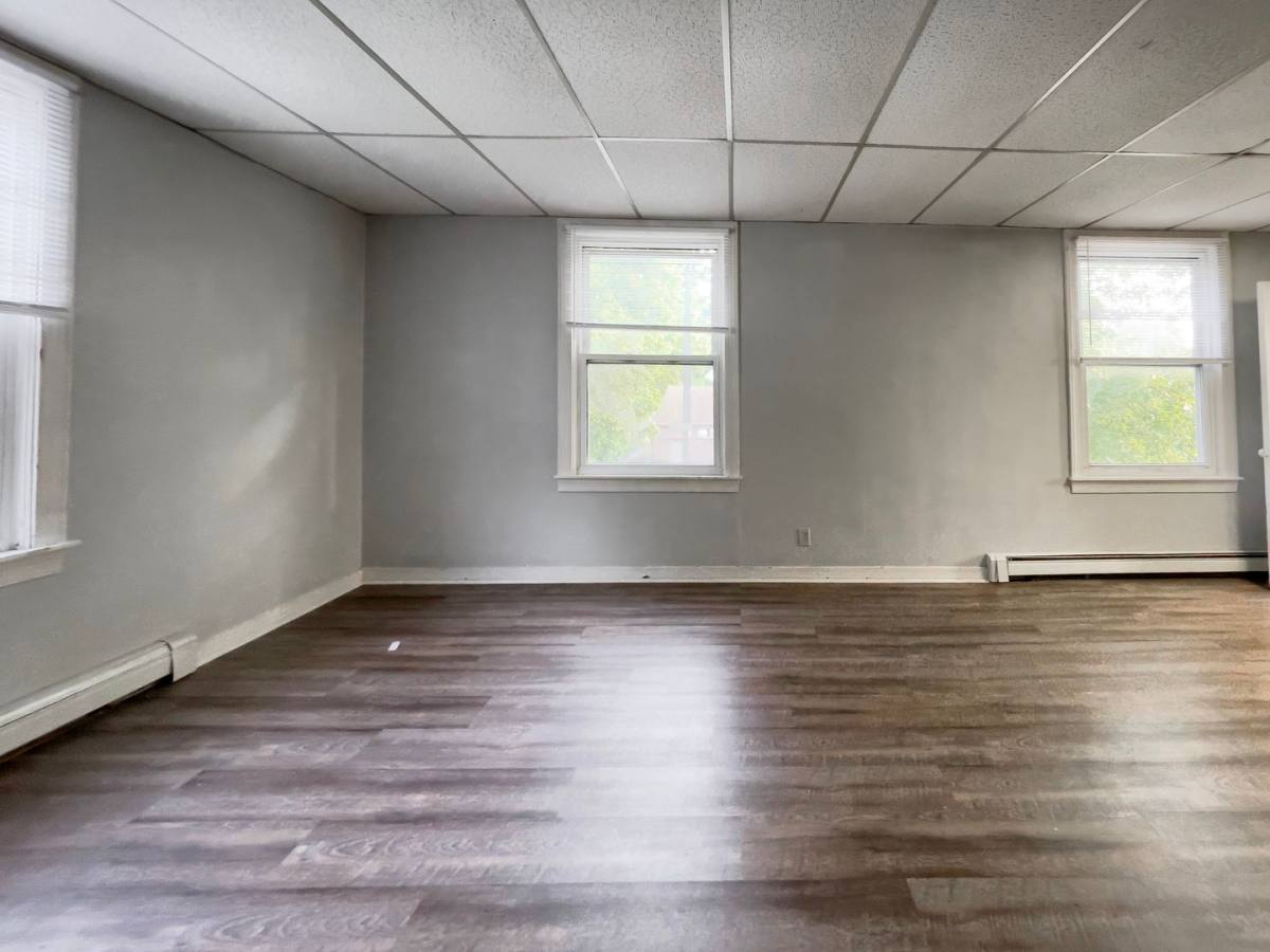 Apartment for rent at 805 W University Ave, Muncie, IN 47303