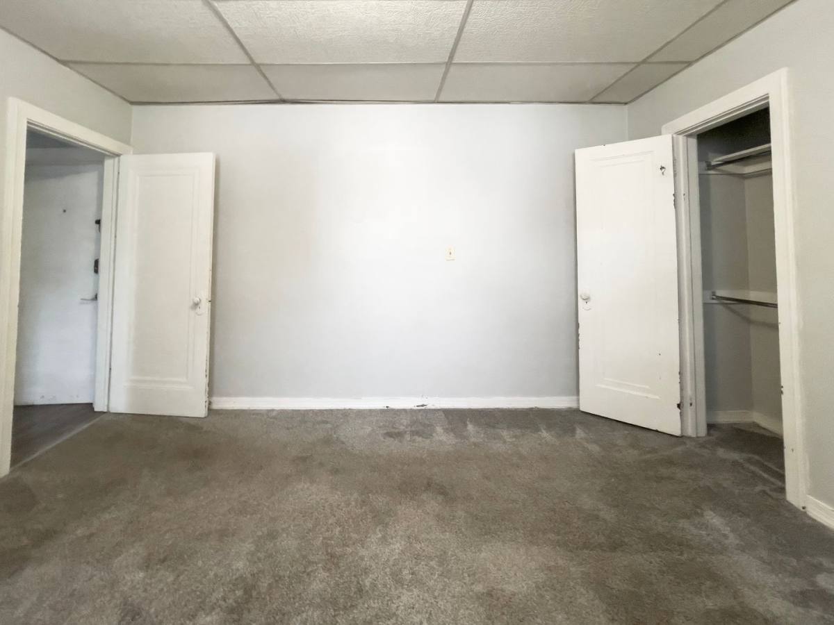 Apartment for rent at 805 W University Ave, Muncie, IN 47303