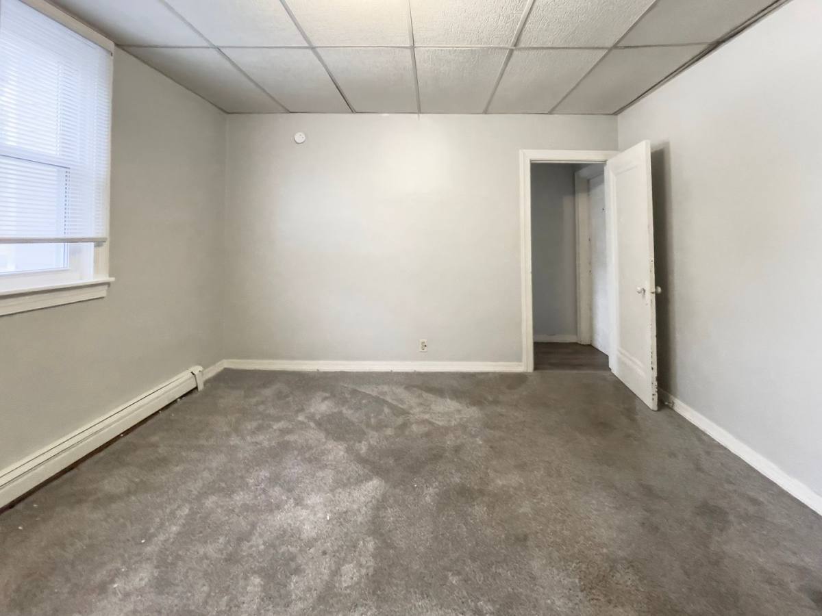 Apartment for rent at 805 W University Ave, Muncie, IN 47303
