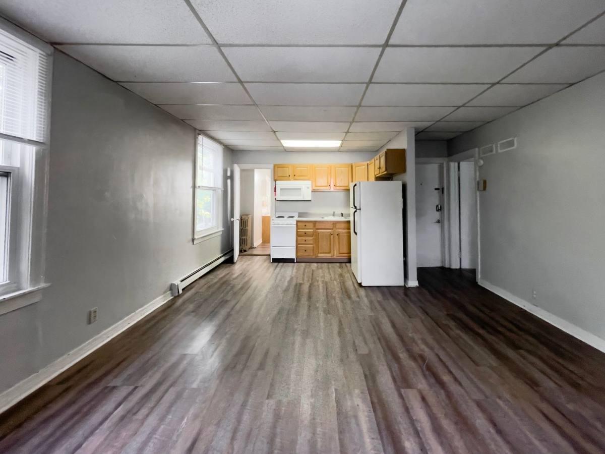 Apartment for rent at 805 W University Ave, Muncie, IN 47303