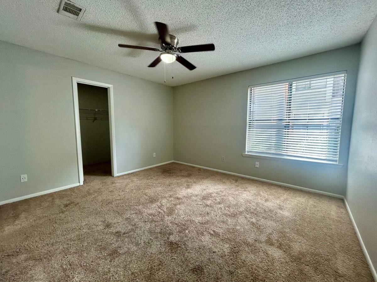 Apartment for rent at 5800 Auvers Blvd, Orlando, FL 32807