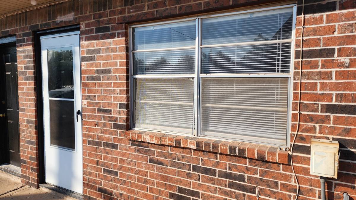 Apartment for rent at 320 E Edwards St, Edmond, OK 73034