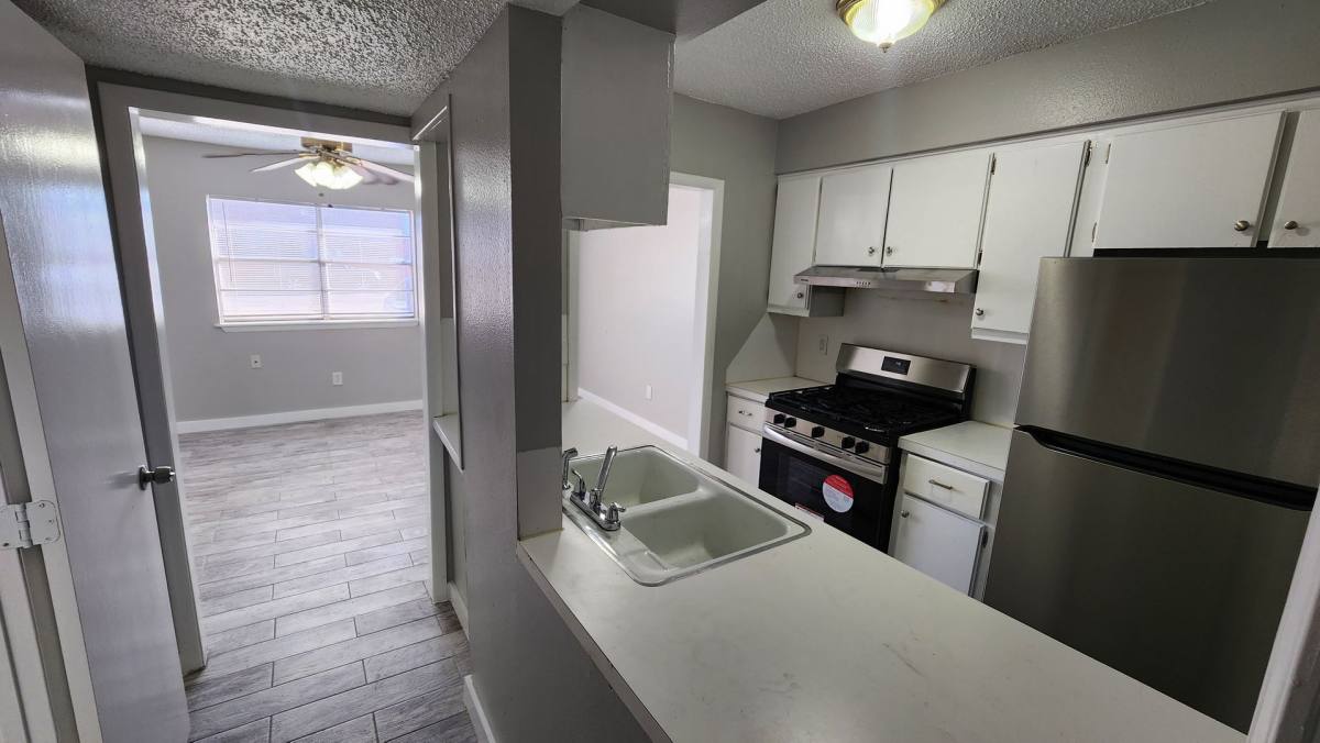 Apartment for rent at 320 E Edwards St, Edmond, OK 73034