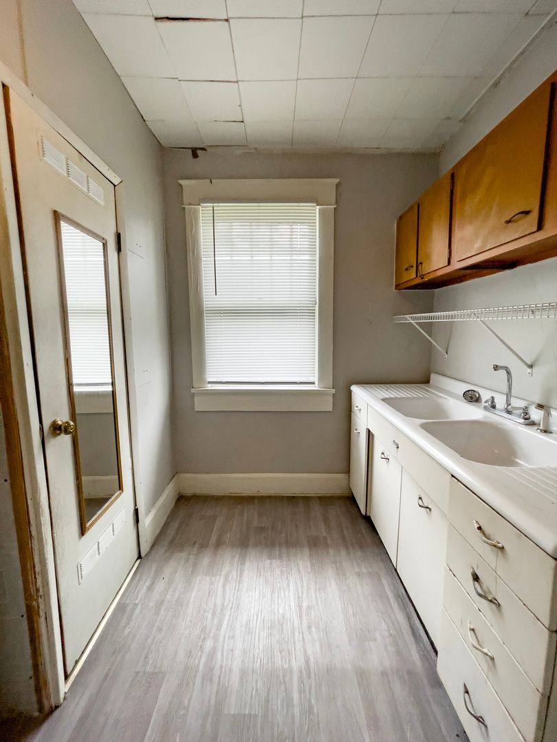 Apartment for rent at 218 S Martin Ave, Muncie, IN 47303